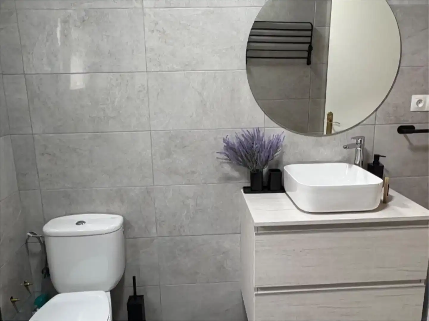 Baño de Finca rústica de alquiler en Cómpeta, Málaga