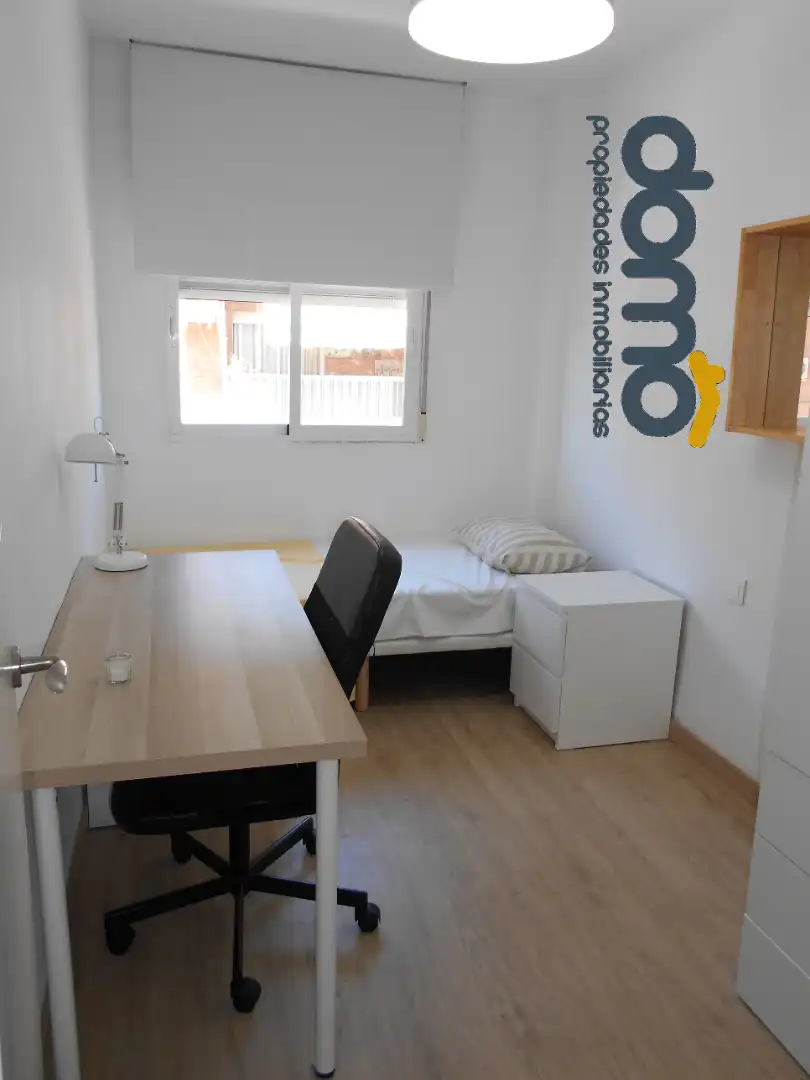 Bedroom of Flat for rent in Granada  with Air Conditioner, Parquet flooring and Furnished