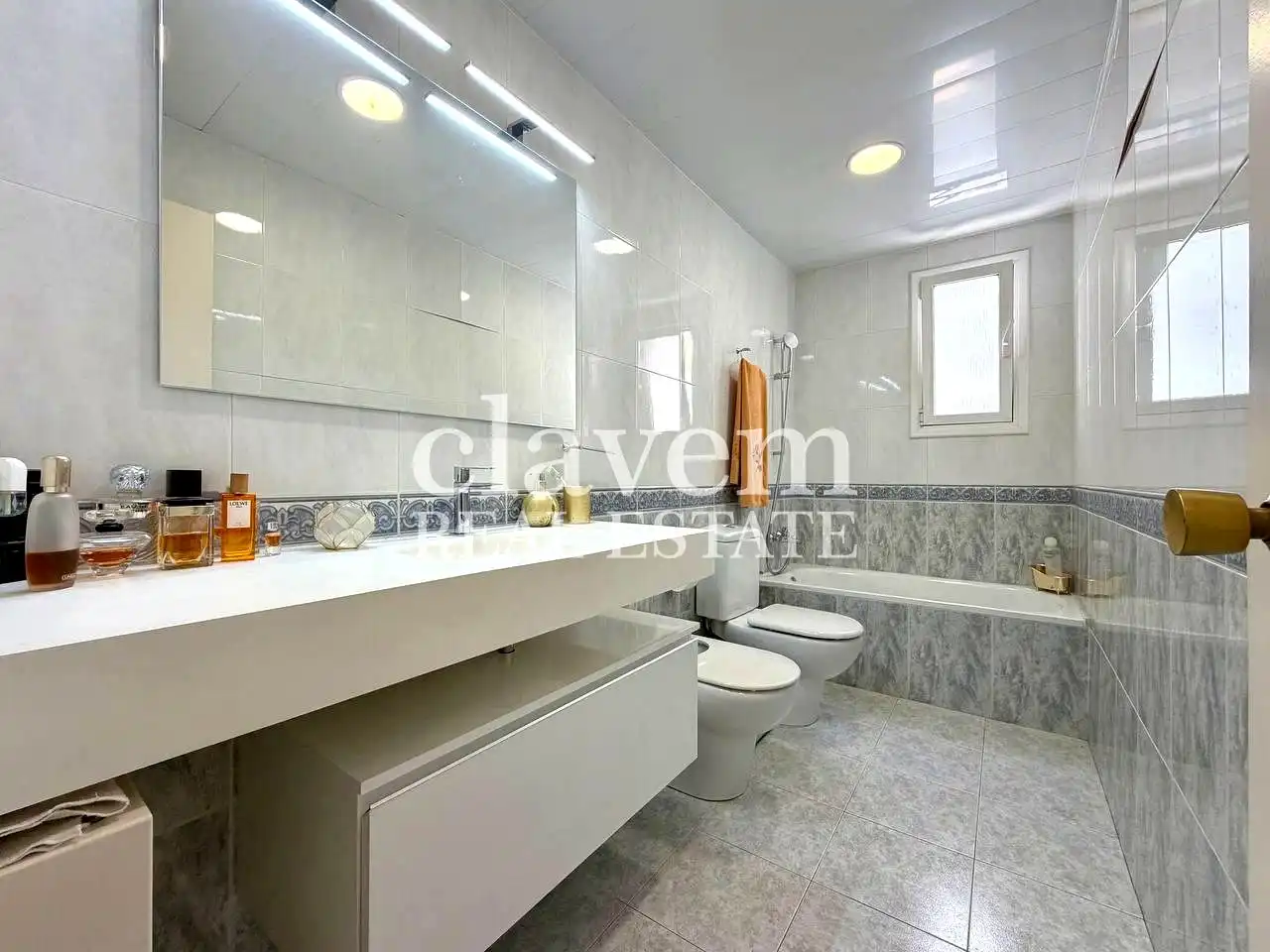 Baño de Piso en venta en Barcelona con Aire acondicionado, Amueblado y Balcón