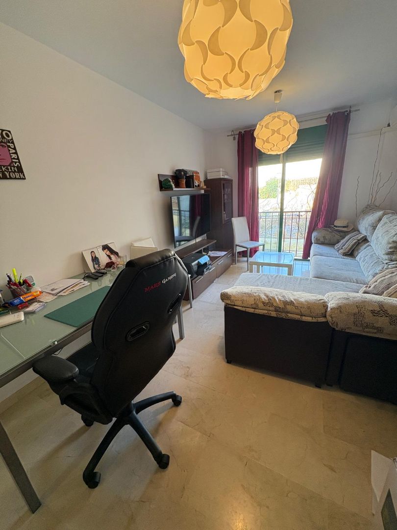 Living room of Apartment for sale in Algeciras  with Furnished, Oven and Washing machine