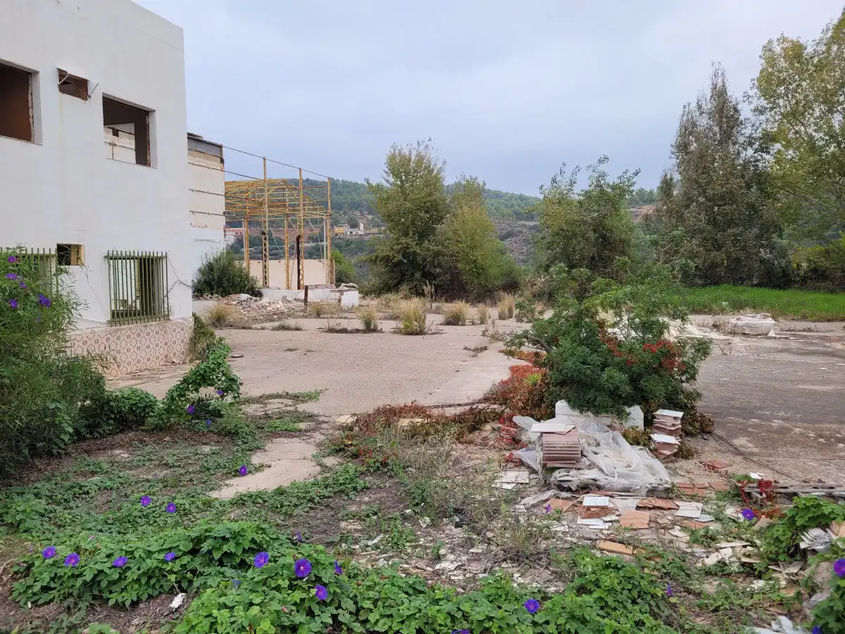 Nave industrial en venta en Oliva, Ribesalbes