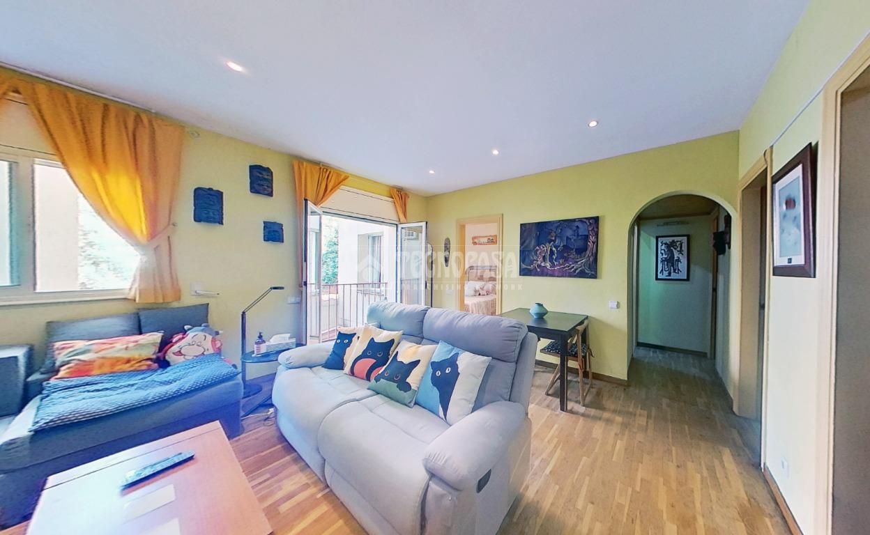 Sala d'estar de Pis en venda en  Barcelona Capital amb Aire condicionat i Parquet