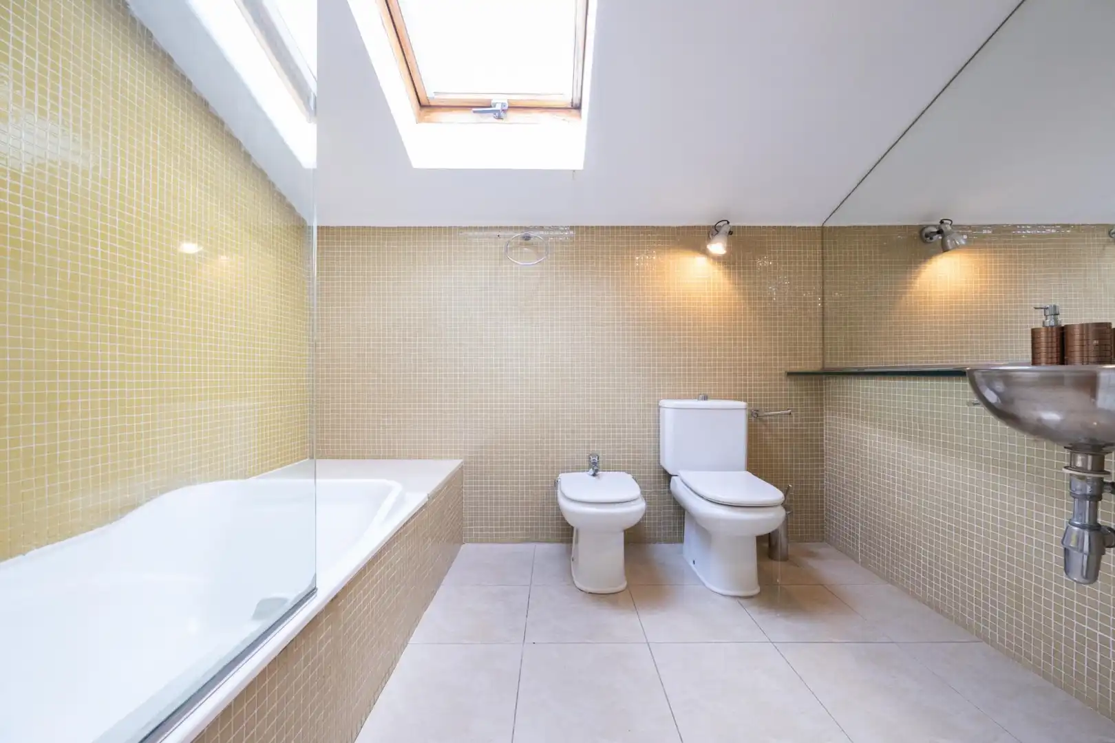 Bathroom of Duplexes for sale in Girona  with Air Conditioner, Heating and Swimming Pool