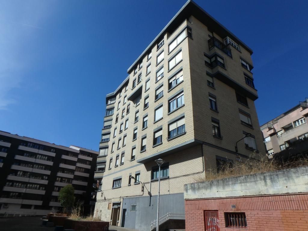 Vista exterior de Pis de lloguer en  Pamplona / Iruña amb Calefacció i Parquet