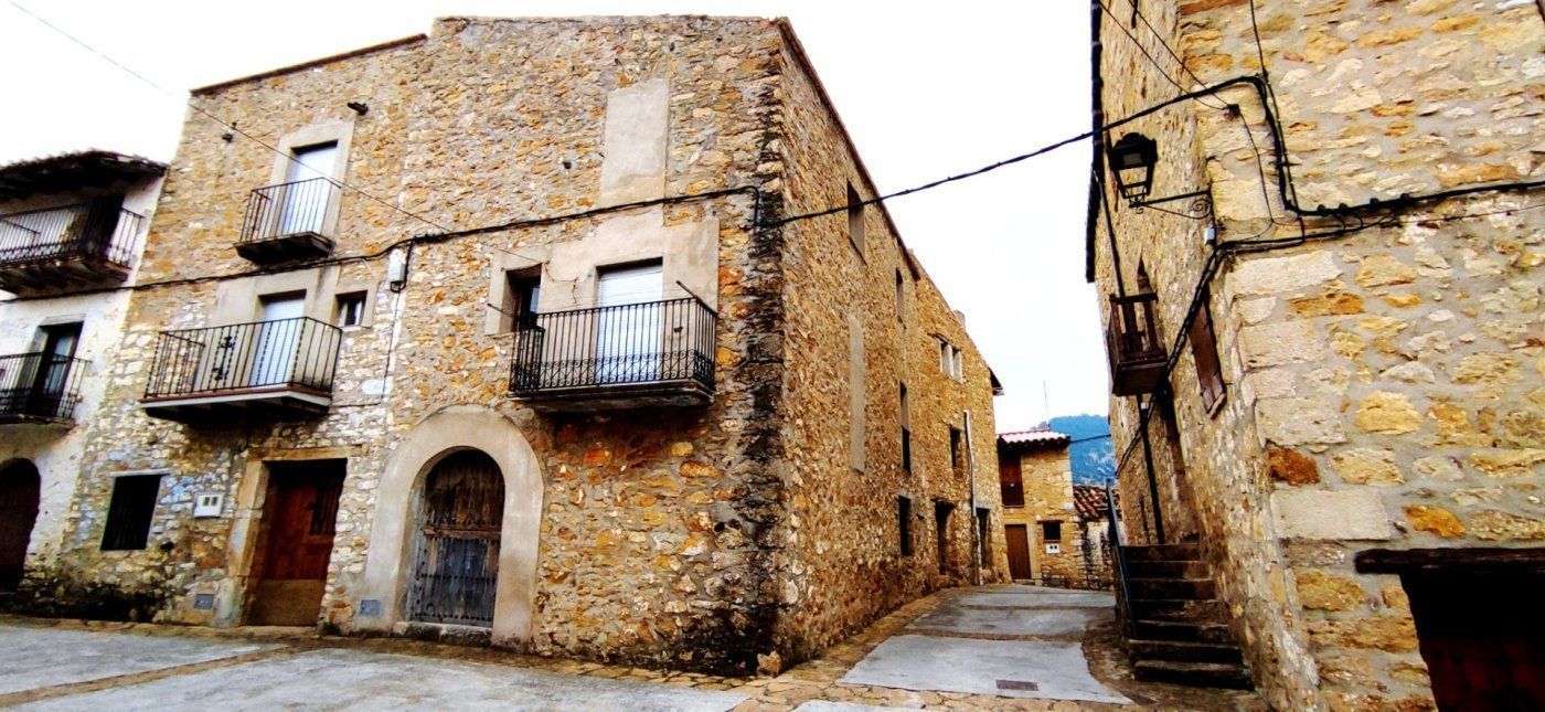 Außenansicht von Country house zum Verkauf in La Pobla de Benifassà