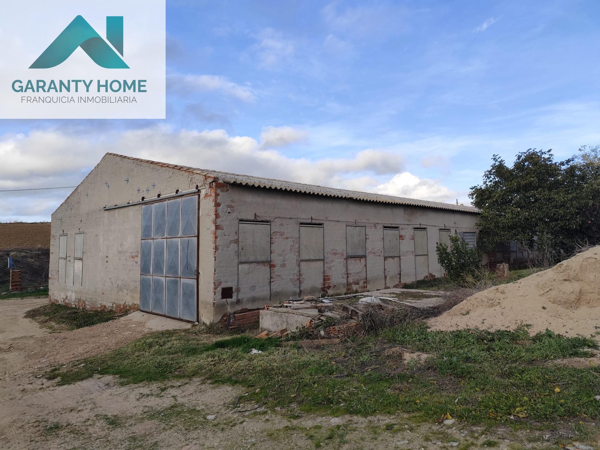 Industrial buildings for sale in Recas