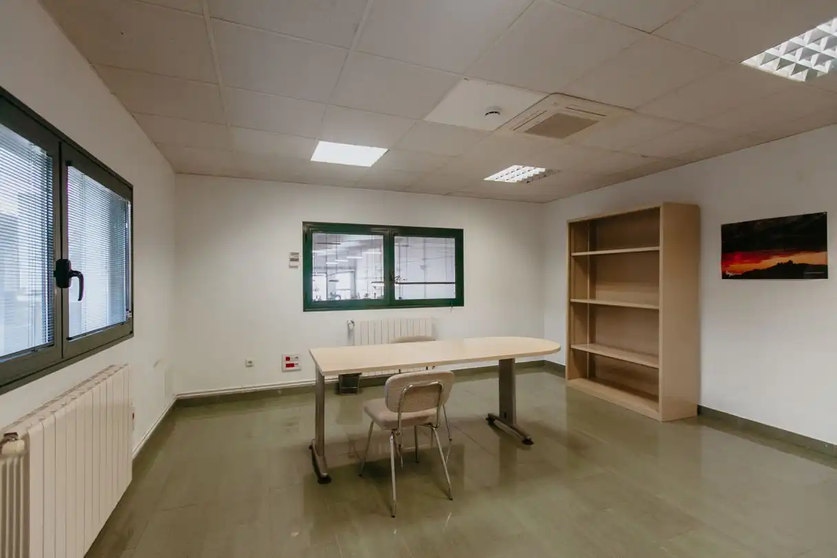 Oficina de alquiler en Huesca con Amueblado