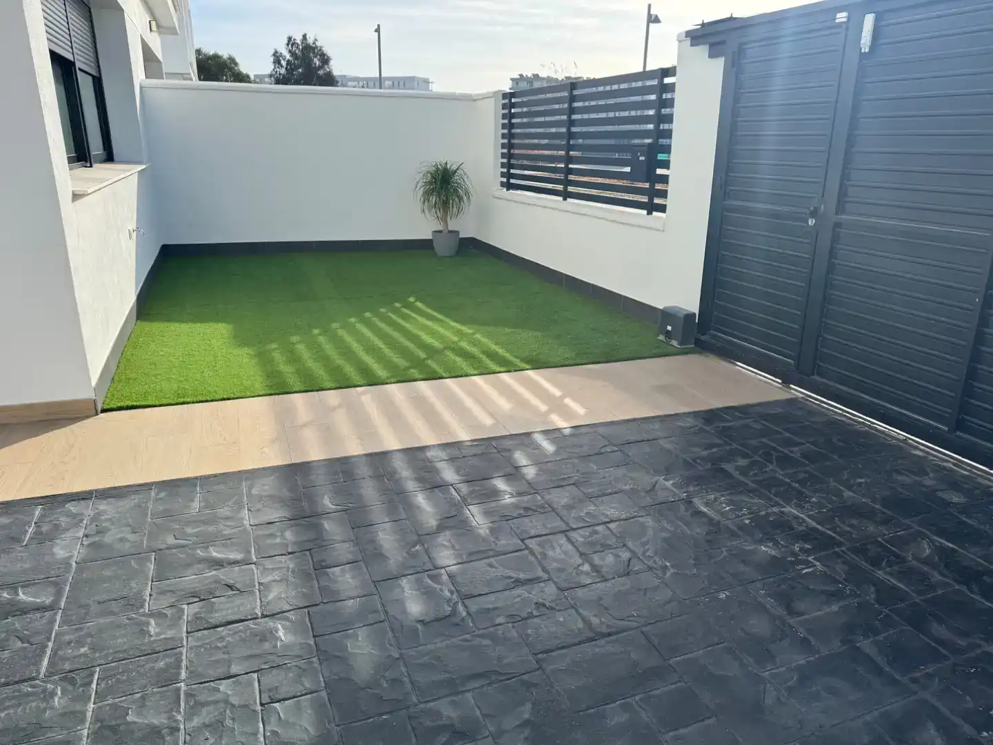 Terraza de Piso en venta en Dos Hermanas con Aire acondicionado, Piscina y Balcón
