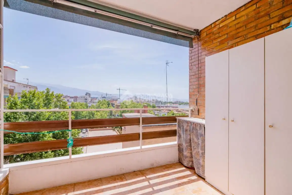 Terraza de Piso en venta en Granada con Calefacción y Balcón