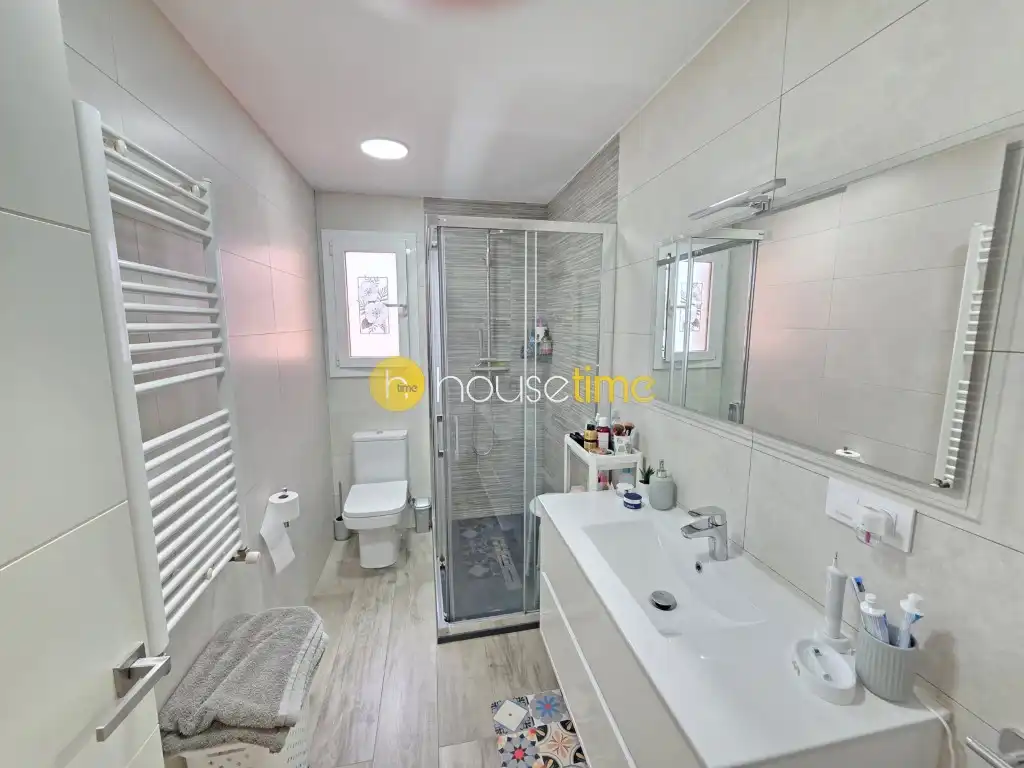 Bathroom of Houses for sale in Blanes