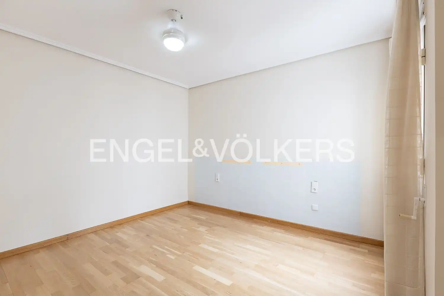 Piso en venta en Valencia con Aire acondicionado, Calefacción y Balcón