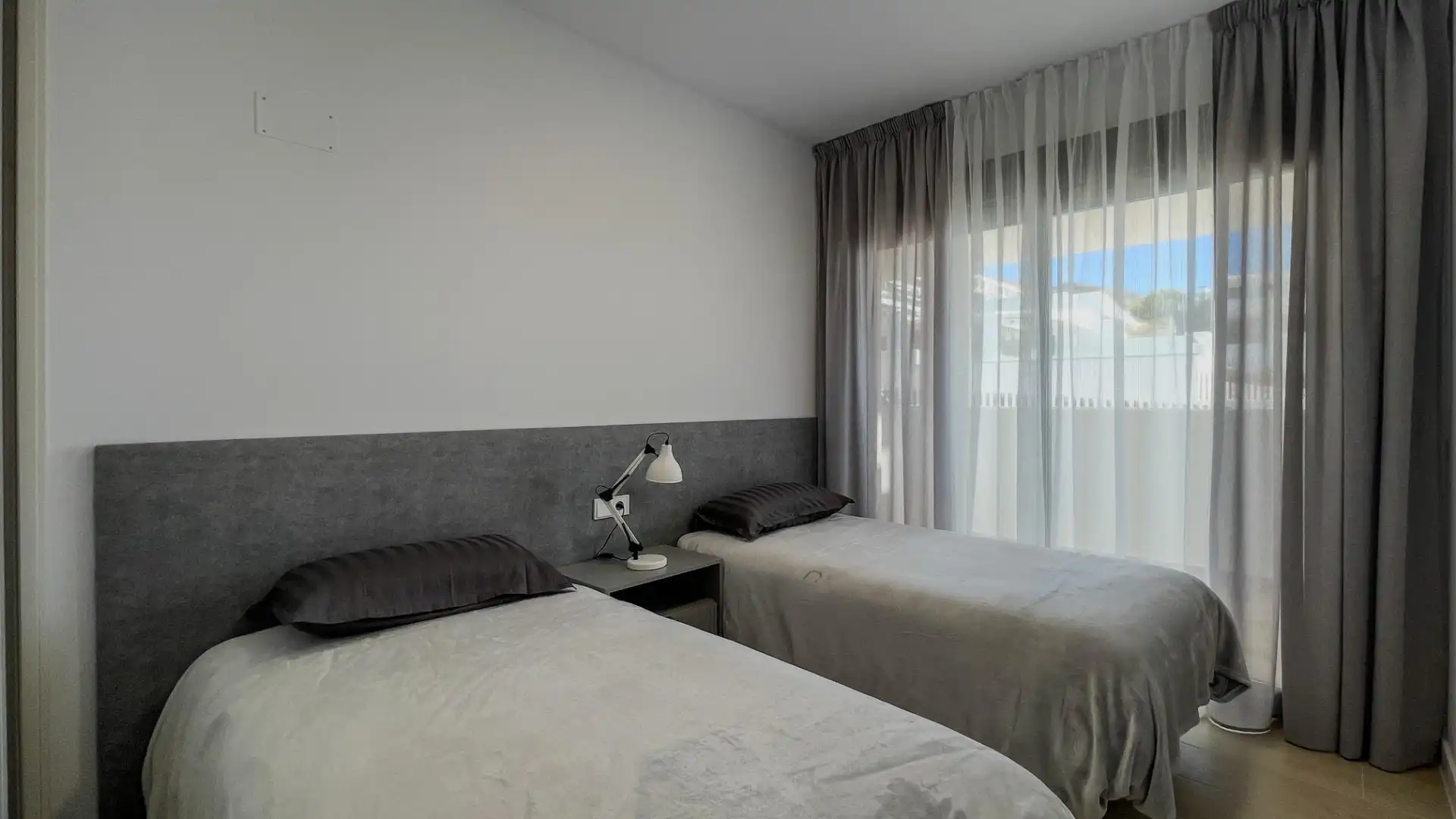 Habitación de Dúplex en venta en Finestrat con Aire acondicionado, Terraza y Amueblado