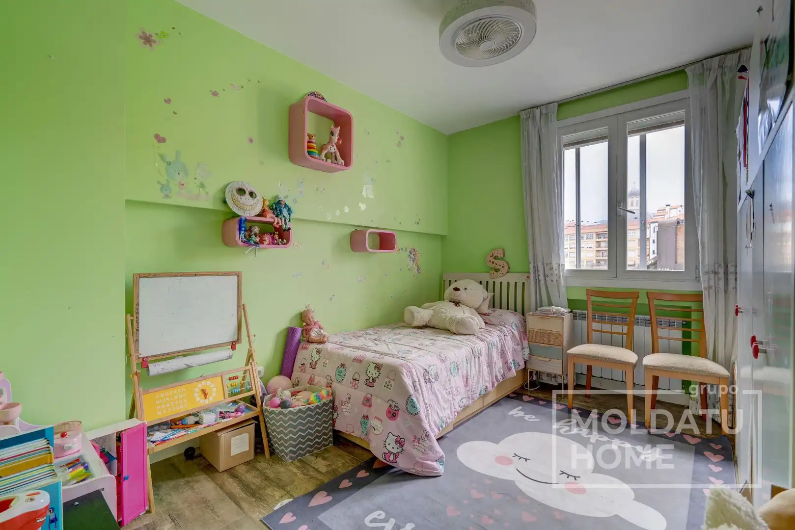 Habitación de Piso en venta en Irun  con Calefacción, Trastero y Amueblado