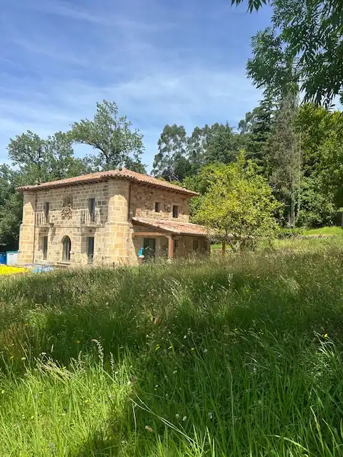 Vista exterior de Casa o chalet en venta en Ribamontán al Monte con Aire acondicionado, Calefacción y Jardín privado