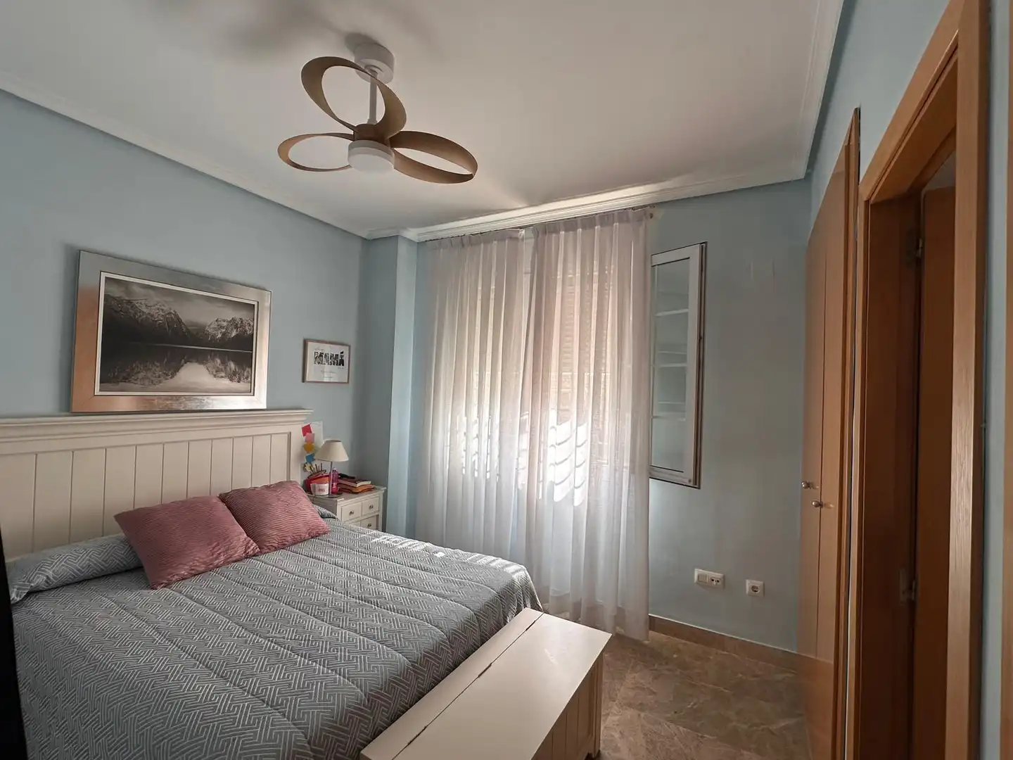 Habitación de Casa adosada en venta en Montequinto con Aire acondicionado y Calefacción