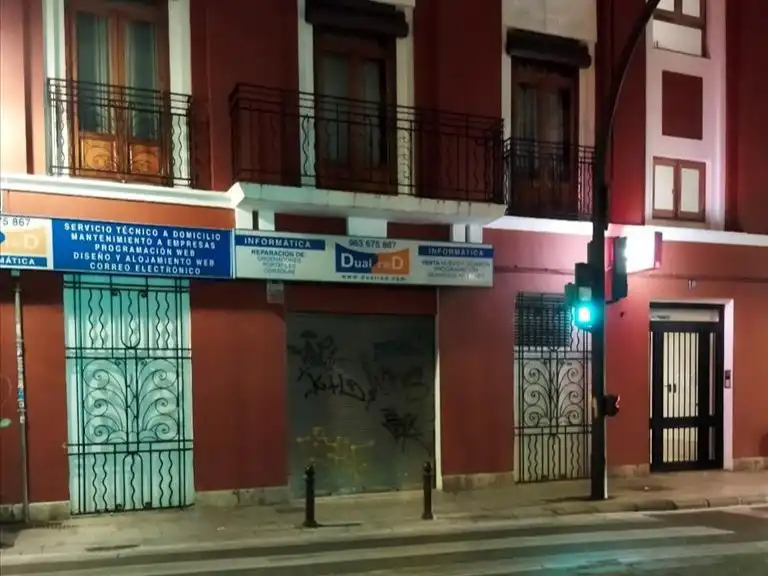 Vista exterior de Local en venta en  Valencia Capital