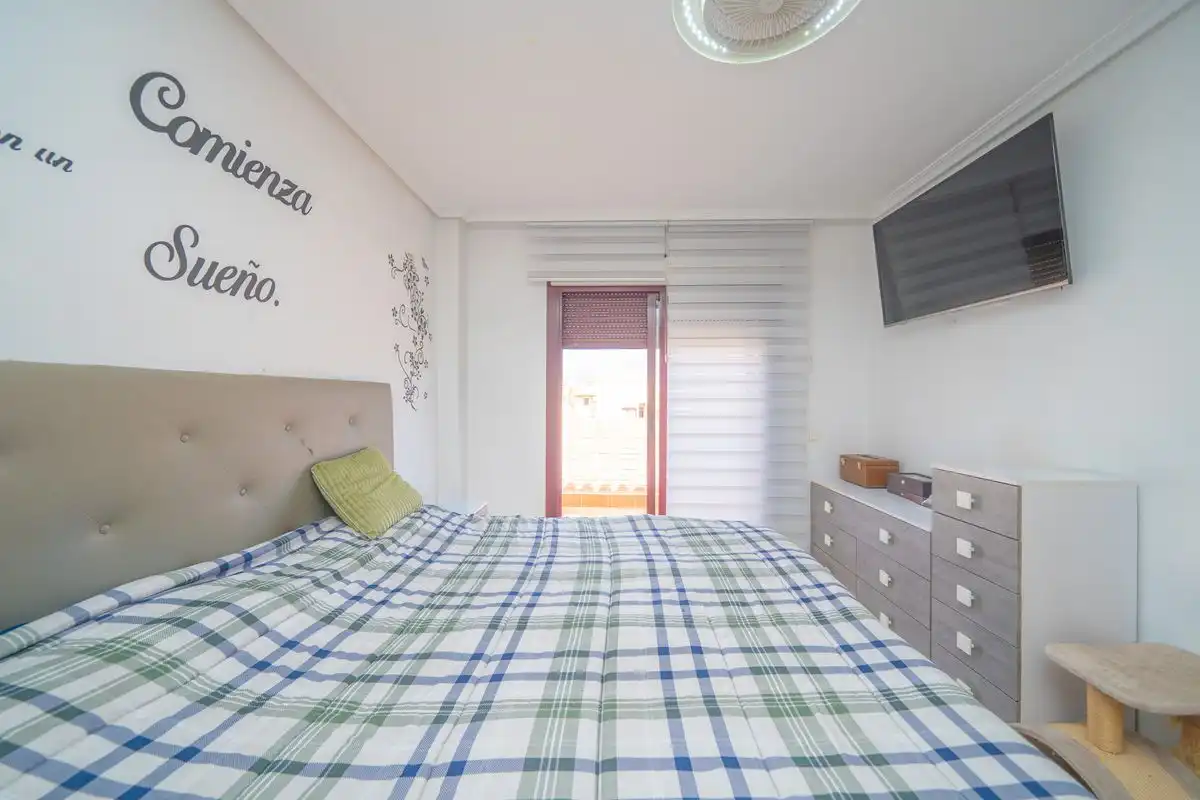 Habitación de Casa adosada en venta en La Nucia con Aire acondicionado, Calefacción y Terraza