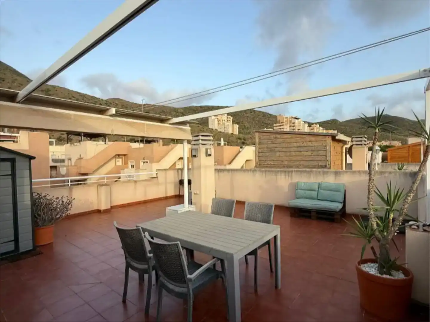 Terrassa de Pis de lloguer en Cartagena amb Aire condicionat, Piscina i Moblat