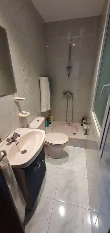 Bany de Pis en venda en Bilbao  amb Calefacció, Traster i Balcó