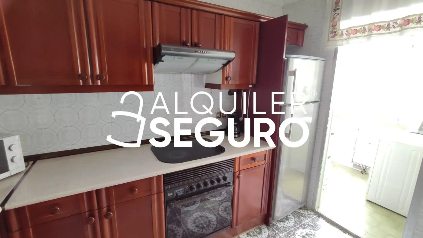Cocina de Piso de alquiler en Madrid con Calefacción, Terraza y Amueblado