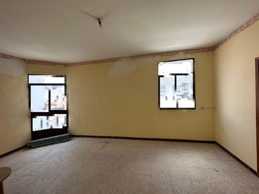 Appartamento con balcone in vendita a Centro