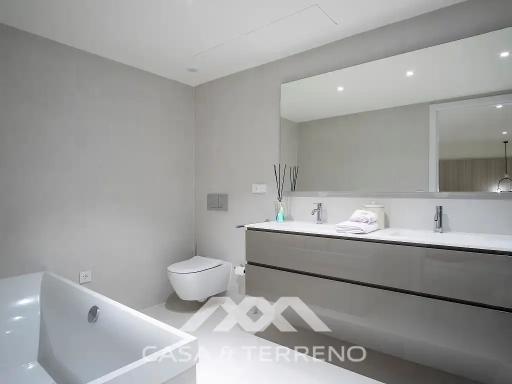 Baño de Casa o chalet en venta en Almuñécar con Aire acondicionado, Calefacción y Piscina