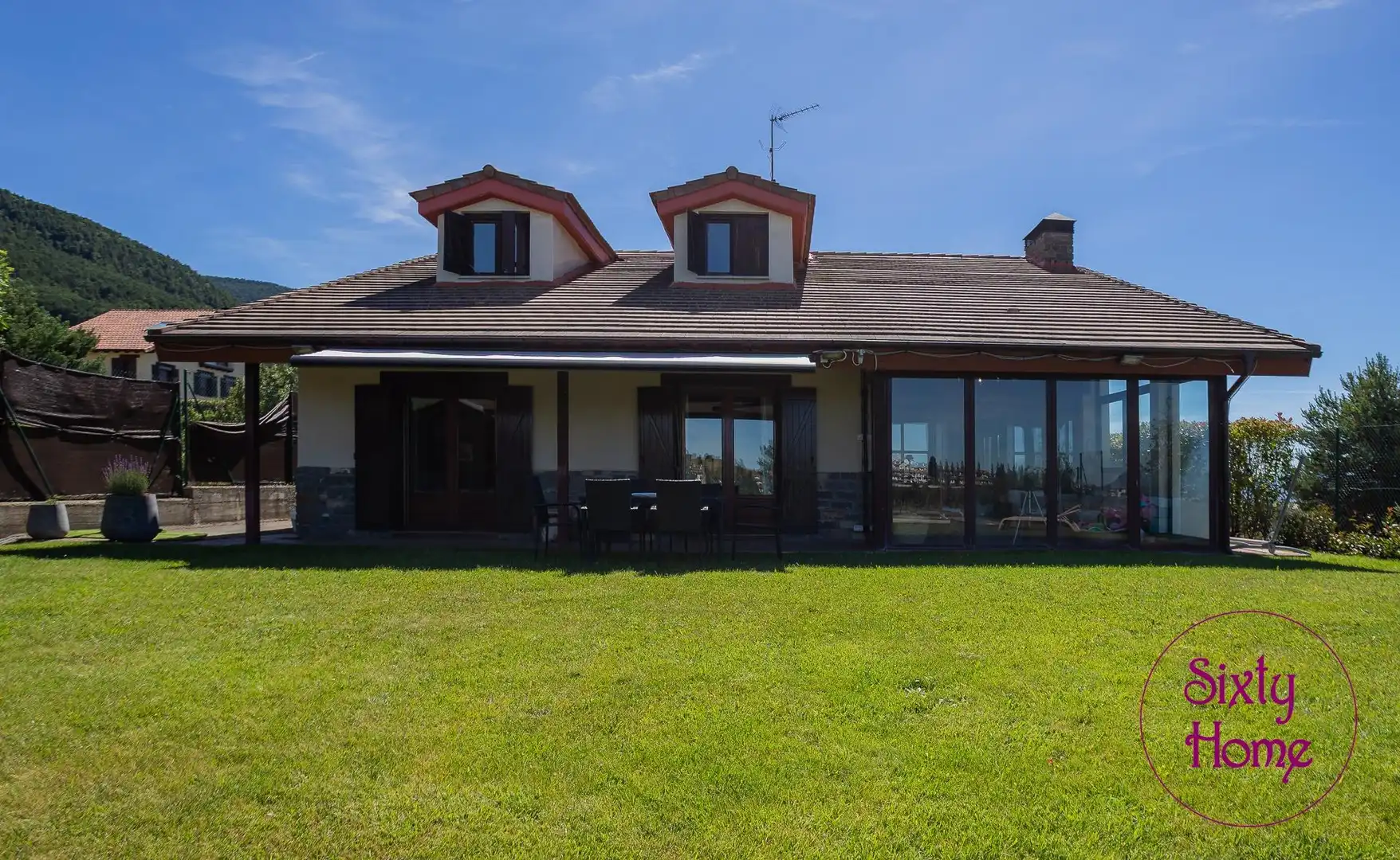 Vista exterior de Casa o chalet en venta en Jaca con Calefacción, Jardín privado y Parquet