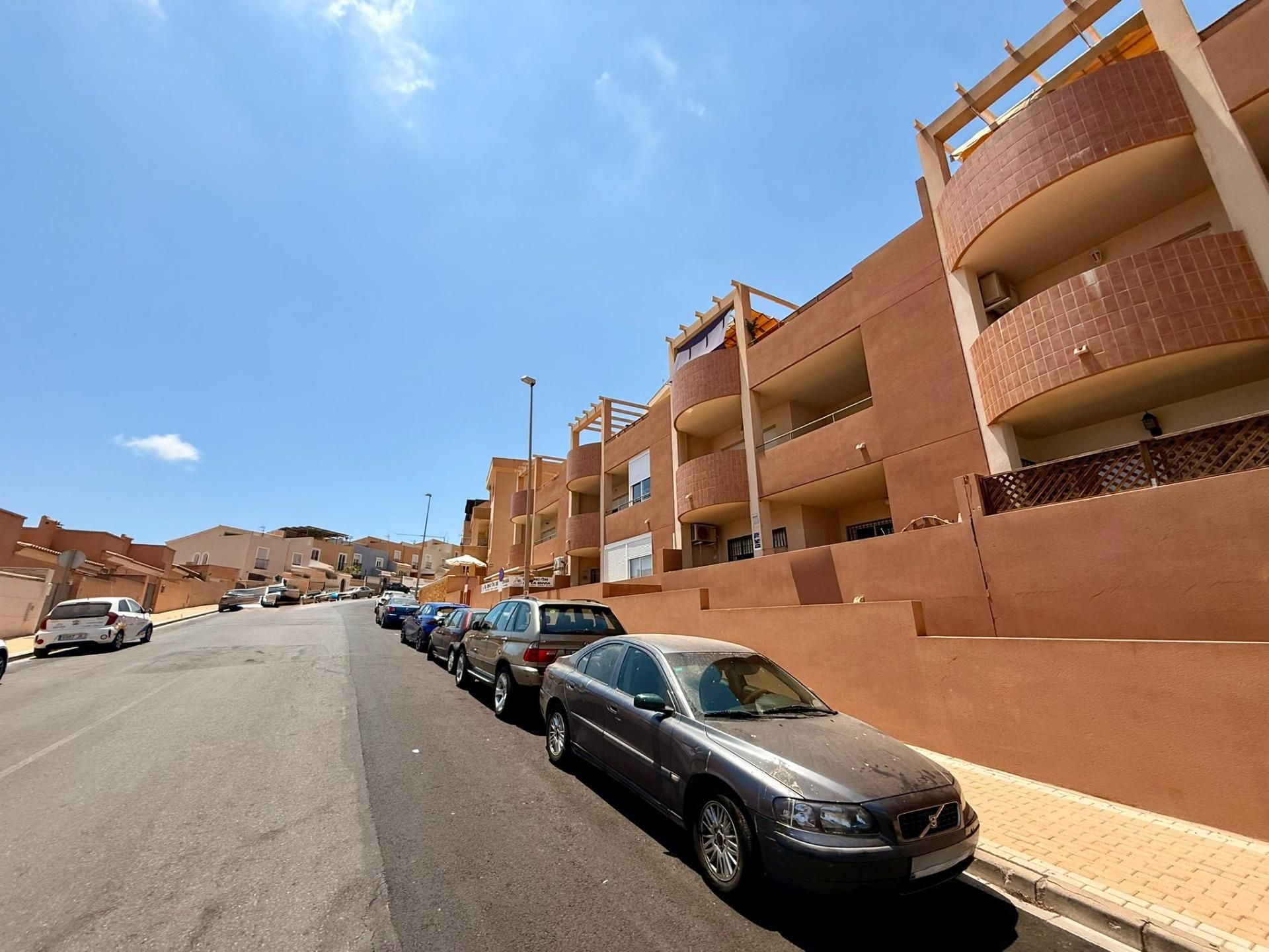 Vista exterior de Pis en venda en Vícar amb Aire condicionat, Terrassa i Piscina comunitària