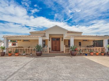Haus mit Pool zum Verkauf in Almoradí
