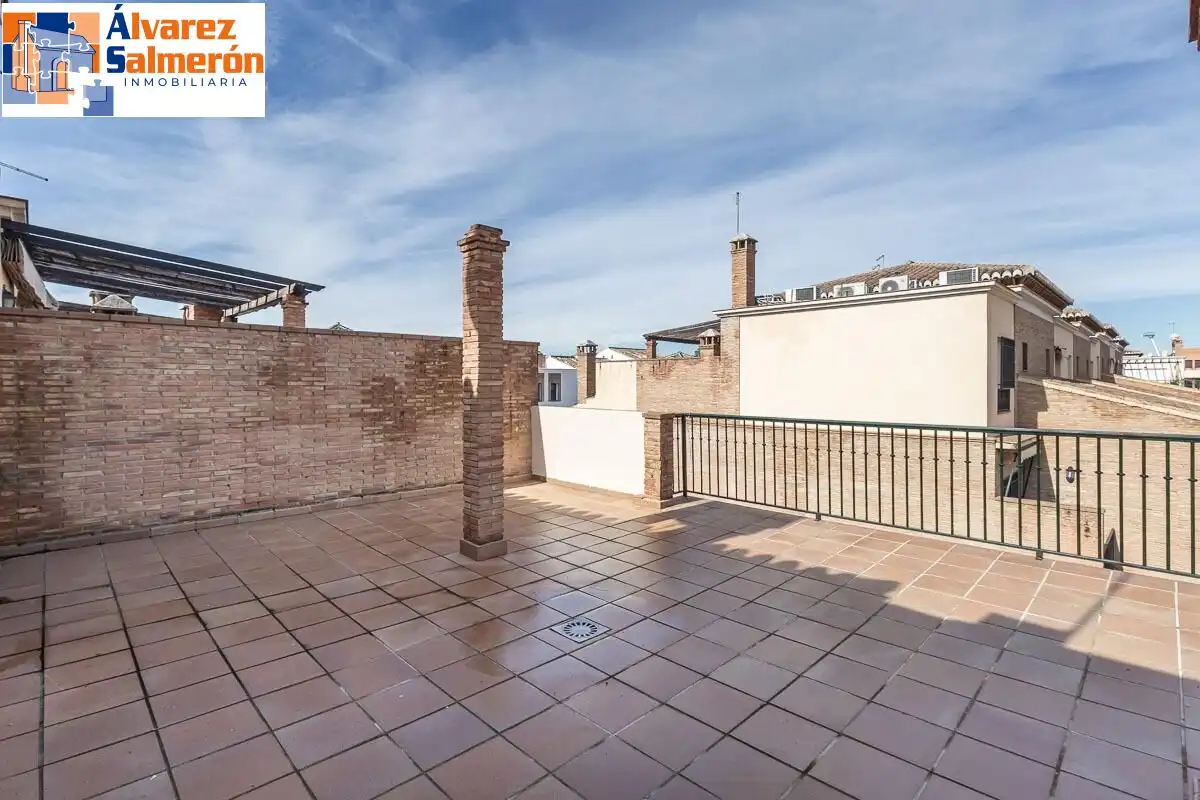 Terrasse von Einfamilien-Reihenhaus zum Verkauf in Granada mit Privatgarten, Terrasse und Schwimmbad