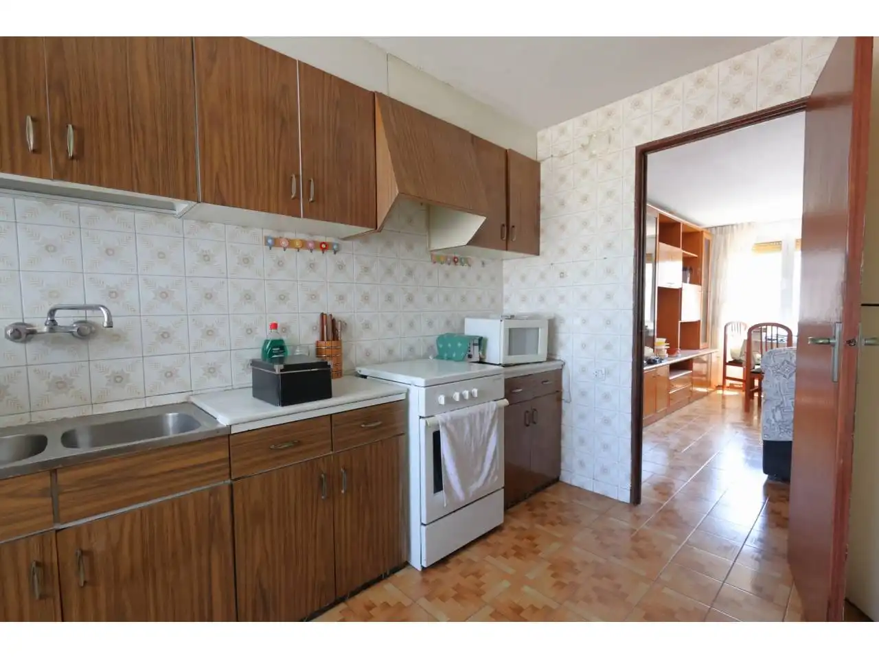 Kitchen of Flat for sale in L'Hospitalet de Llobregat
