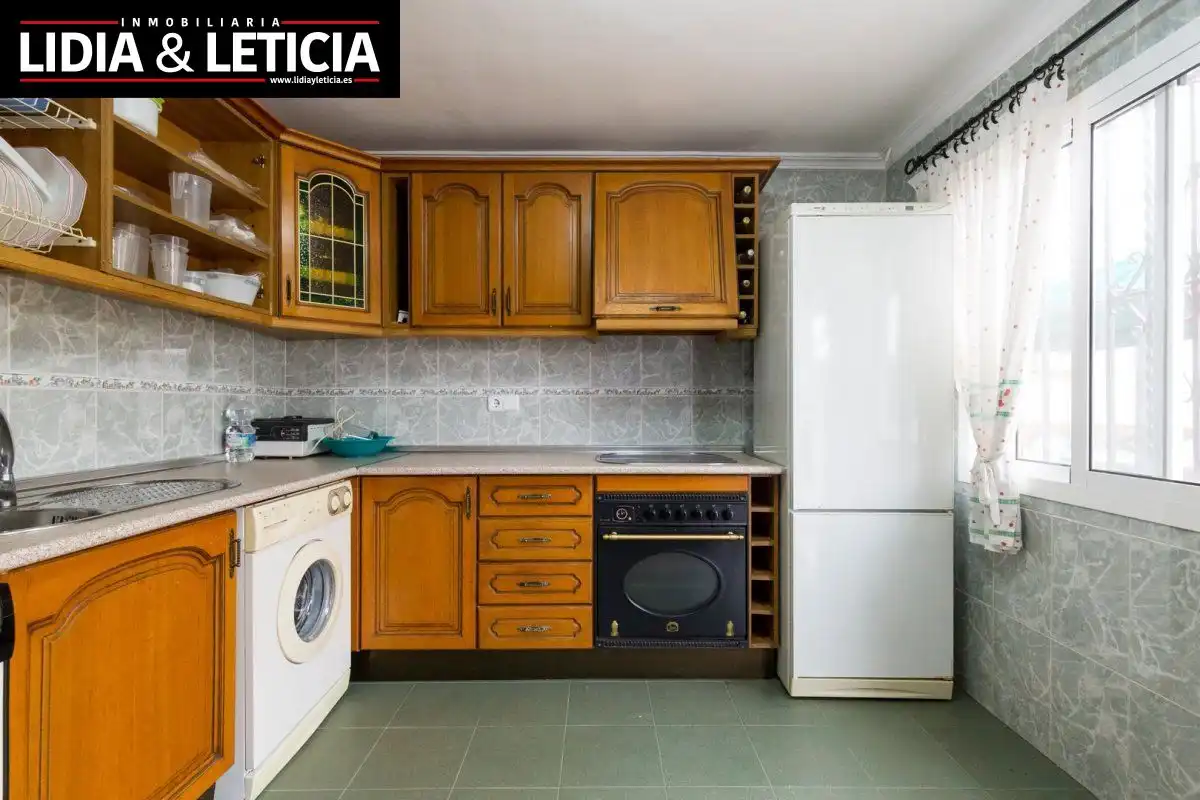 Cocina de Casa o chalet en venta en Alcalá de Guadaira con Aire acondicionado, Calefacción y Jardín privado