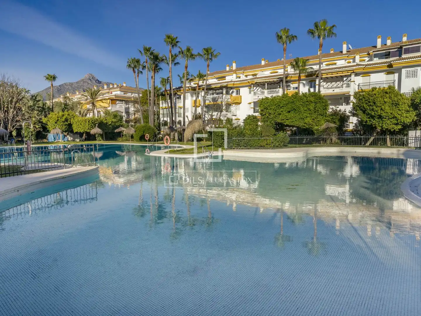 Wohnung mit Pool zum Verkauf in Nueva Andalucía
