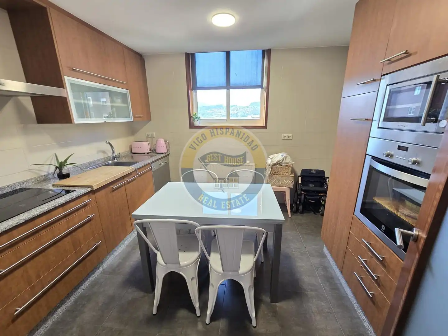 Kitchen of Flat for rent in Vigo   with Heating and Furnished