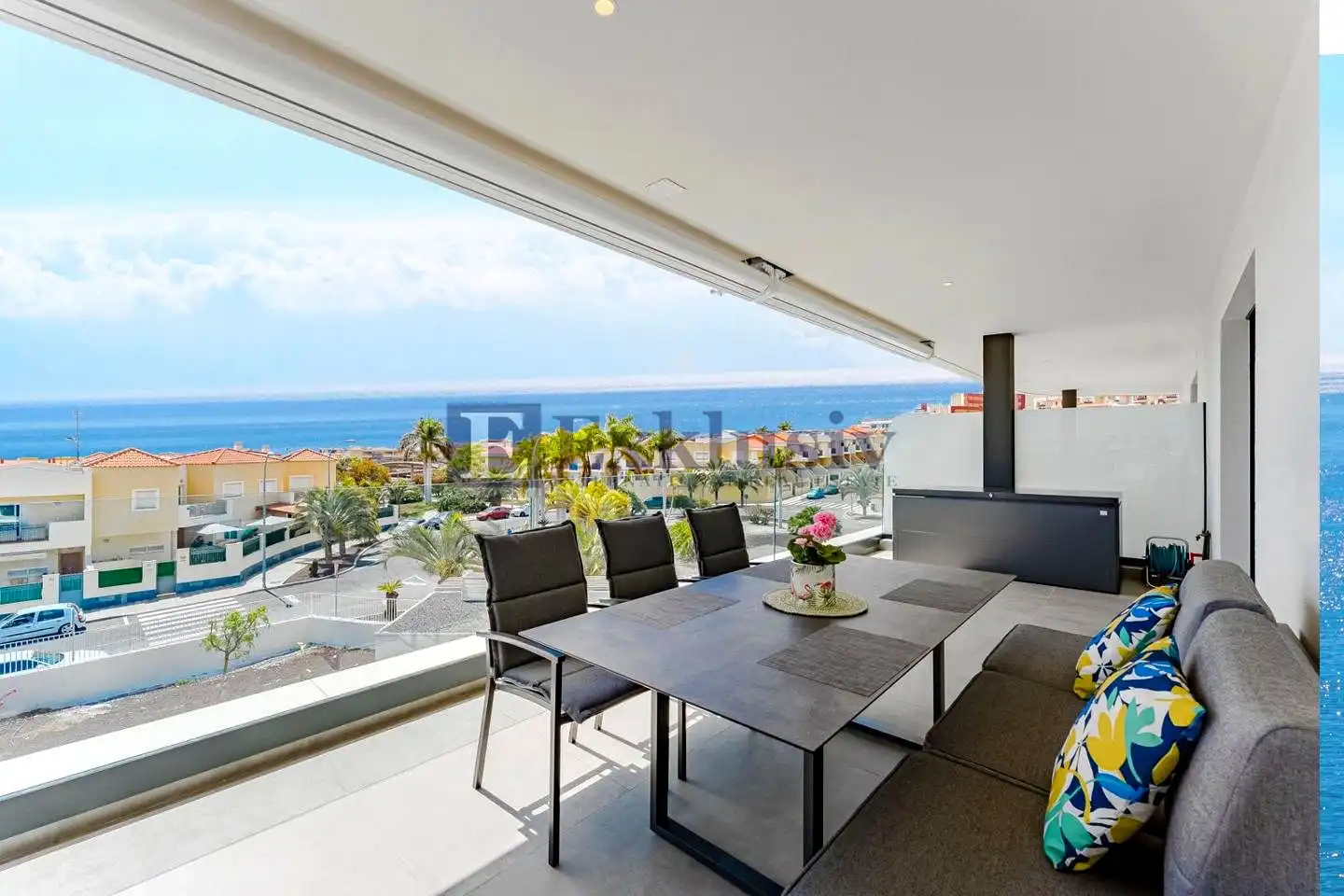 Ático con piscina en venta en Costa Adeje, imagen 4