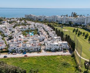 Exterior view of Single-family semi-detached for sale in Marbella  with Air Conditioner, Private garden and Terrace
