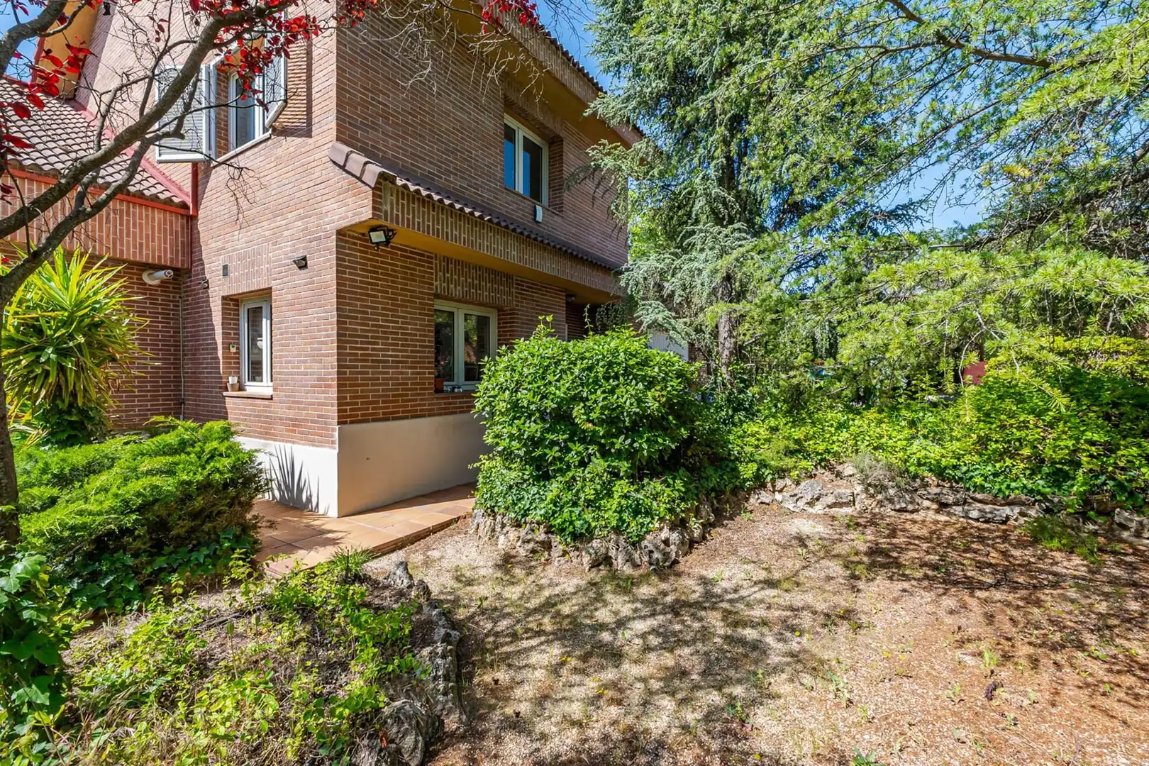 Vista exterior de Casa o chalet en venta en Las Rozas de Madrid con Aire acondicionado, Calefacción y Jardín privado