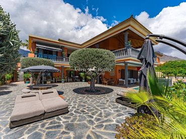 Casa amb piscina en venda a Príncipe Pelinor