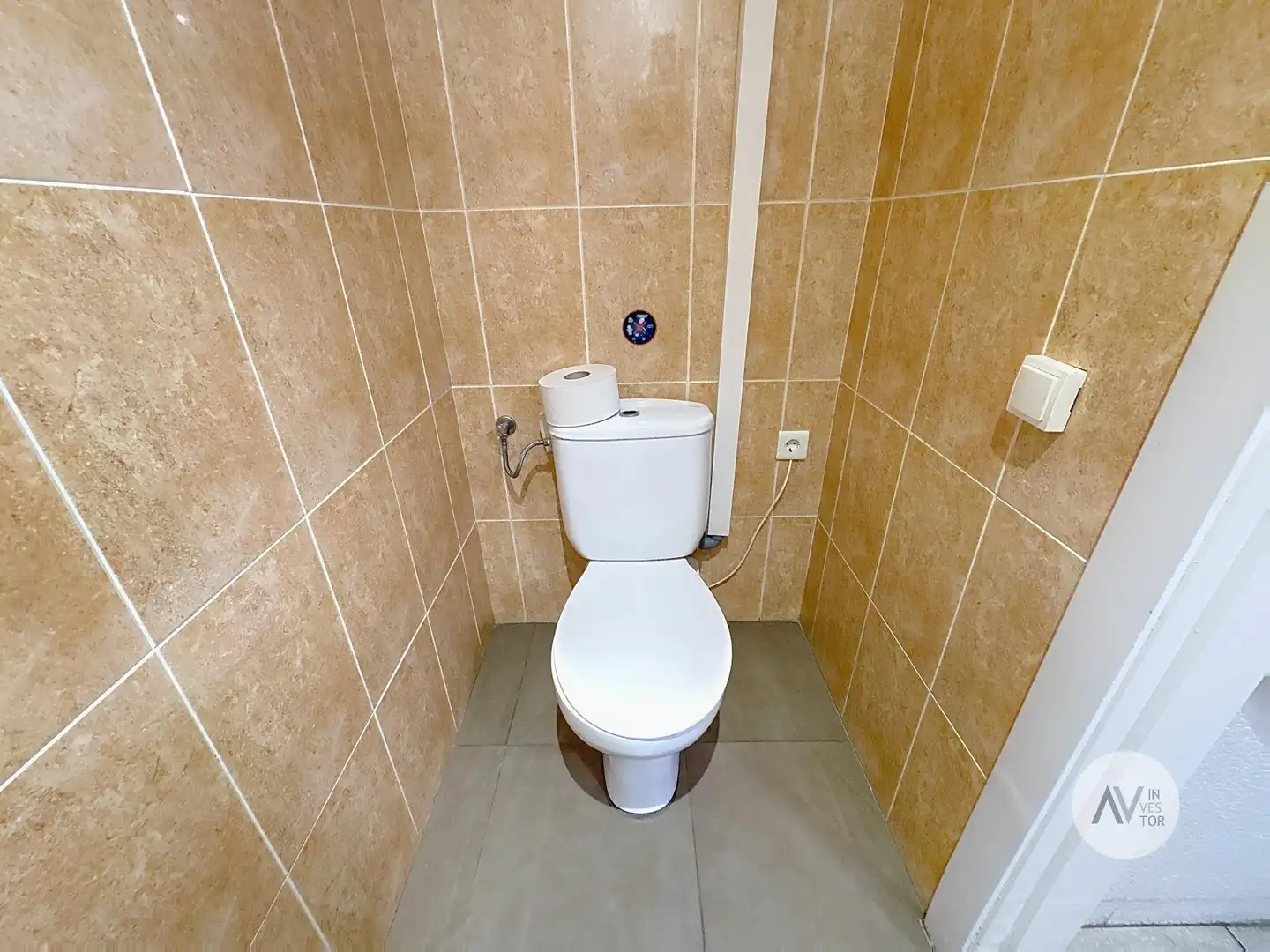 Badezimmer von Geschaftsraum zum Verkauf in Barcelona mit Klimaanlage, Terrasse und Möbliert
