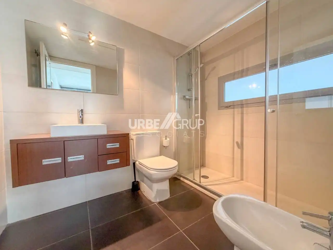 Badezimmer von Wohnung zum Verkauf in Terrassa mit Klimaanlage, Heizung und Parkett