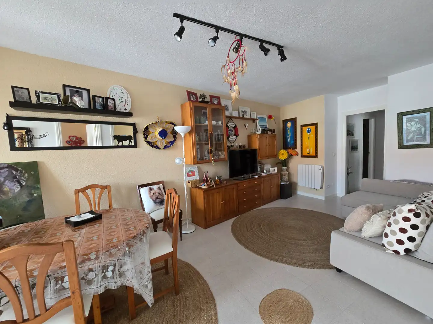 Wohnzimmer von Wohnung zum Verkauf in Bareyo mit Heizung, Terrasse und Möbliert