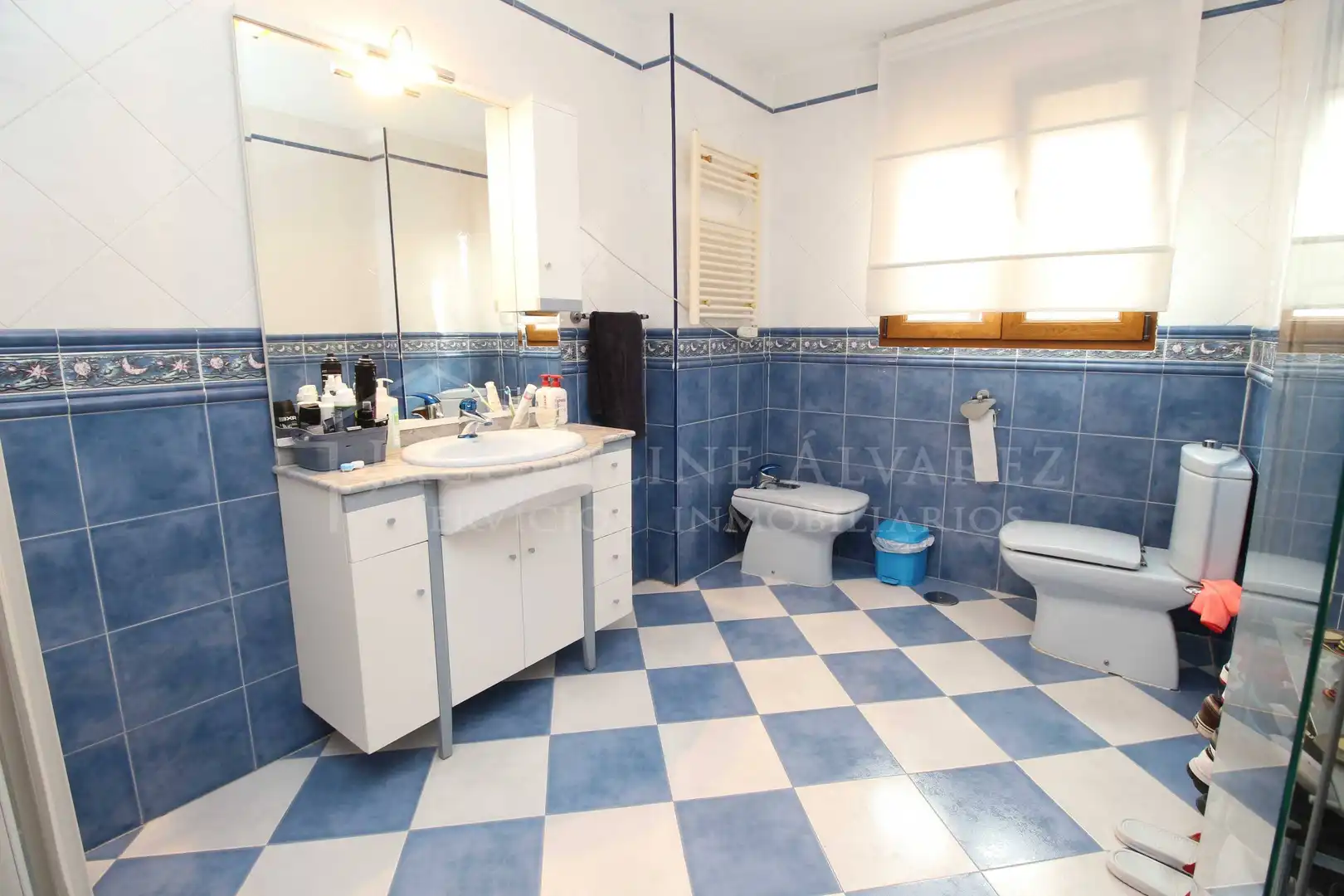 Bany de Casa o xalet en venda en Yeles amb Calefacció, Jardí privat i Piscina