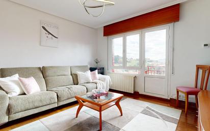 Living room of Flat for sale in Etxebarri  with Heating, Storage room and Balcony