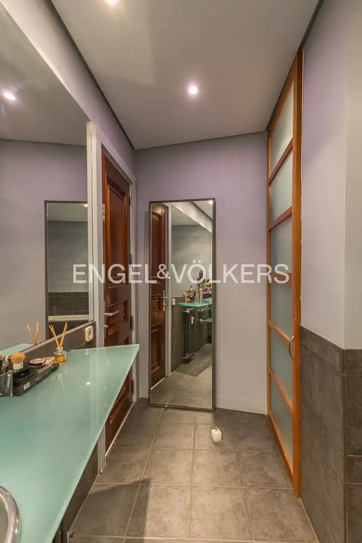 Flat for sale in Madrid  with Air Conditioner, Heating and Private garden