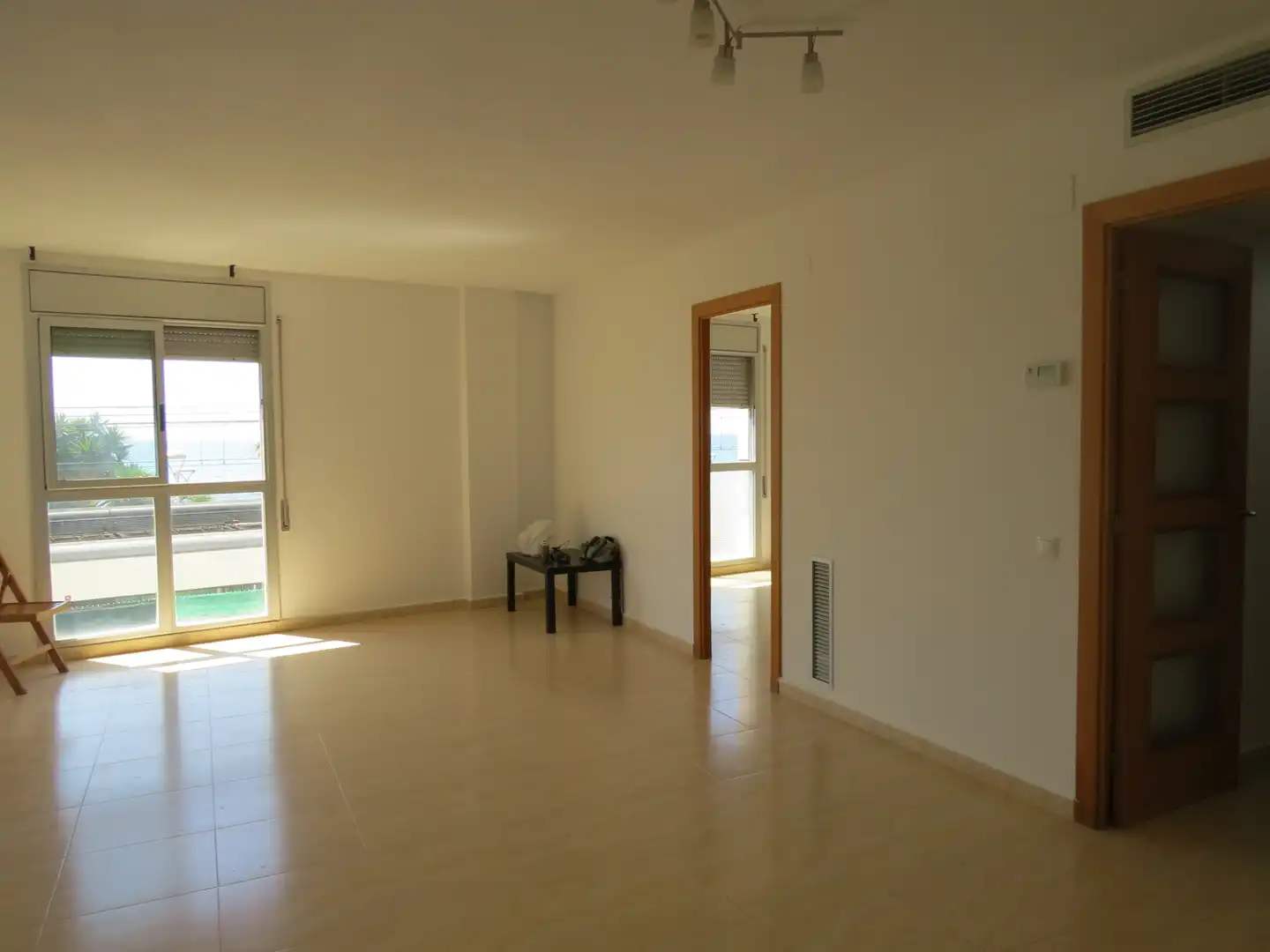 Sala d'estar de Pis en venda en Canet de Mar amb Aire condicionat, Calefacció i Parquet