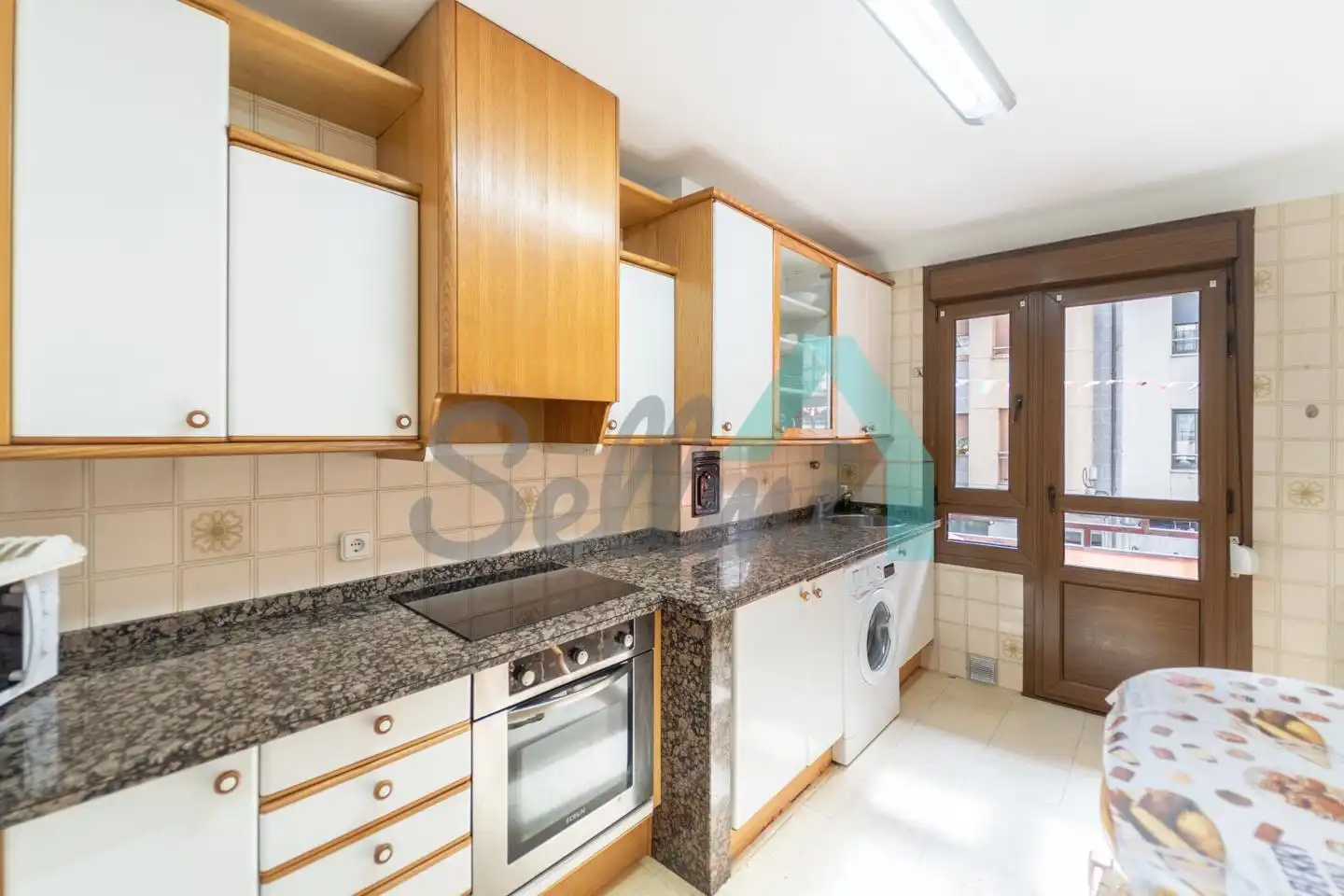Küche von Wohnung zur Miete in Parres mit Heizung, Parkett und Terrasse