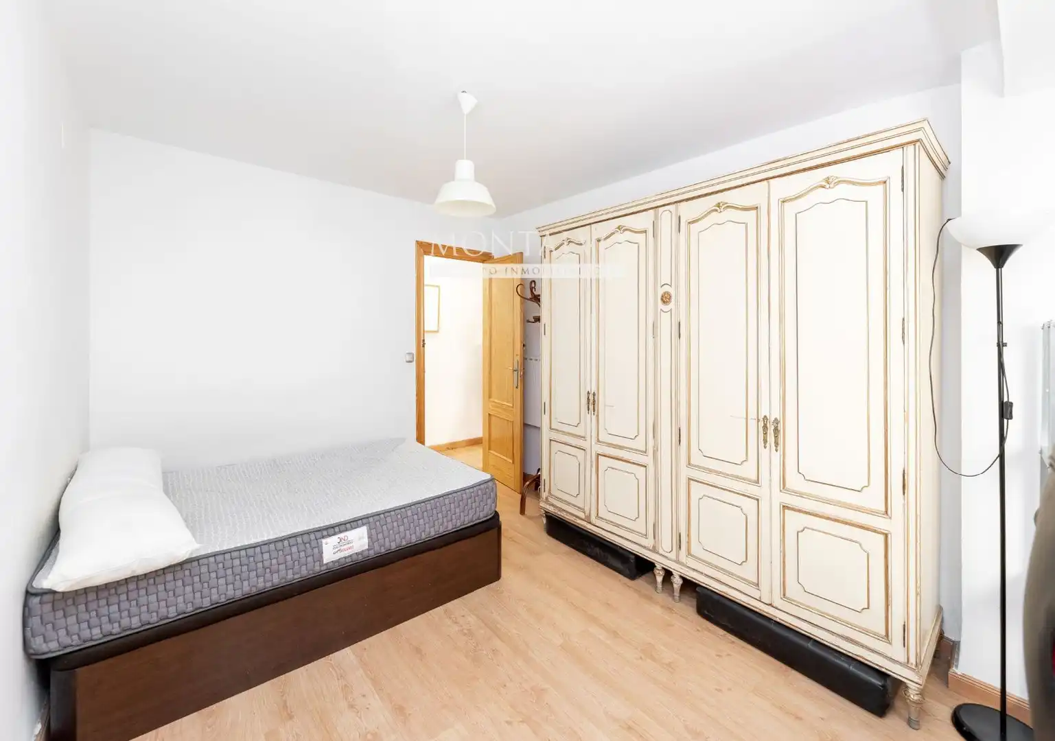 Bedroom of Flat for sale in Granada  with Heating