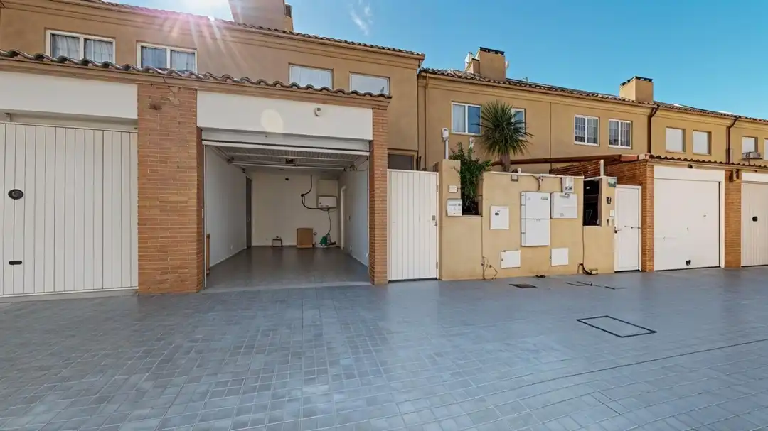 Vista exterior de Casa o xalet en venda en Cobeña amb Aire condicionat, Calefacció i Terrassa