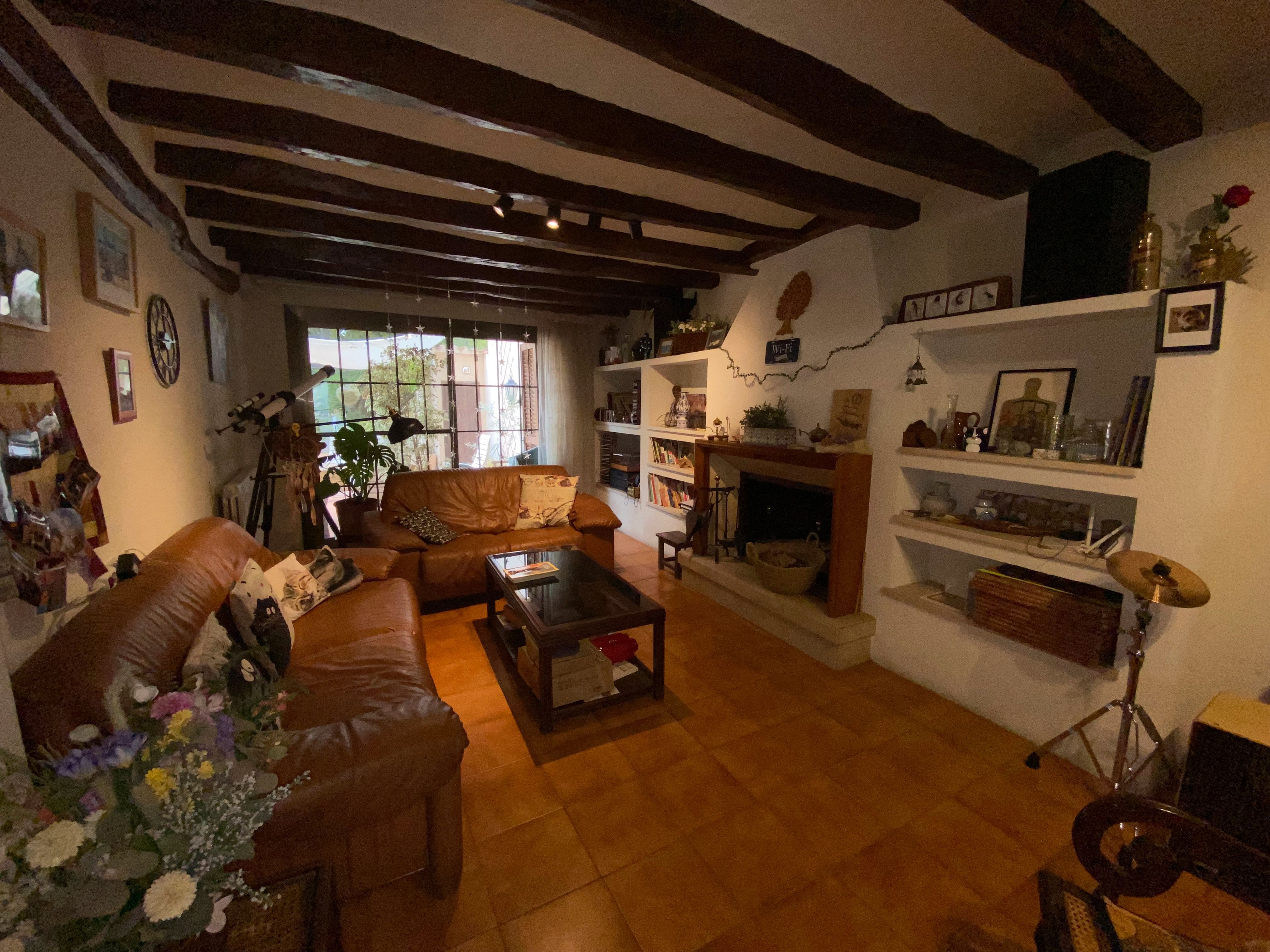 Sala d'estar de Casa adosada en venda en Capellades amb Calefacció, Terrassa i Piscina