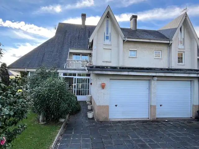 Vista exterior de Casa adosada en venta en Piélagos con Calefacción, Jardín privado y Terraza